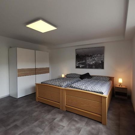 Moderne Wohnung Mit Terrasse Und Eigenem Zugang. رمشيد المظهر الخارجي الصورة