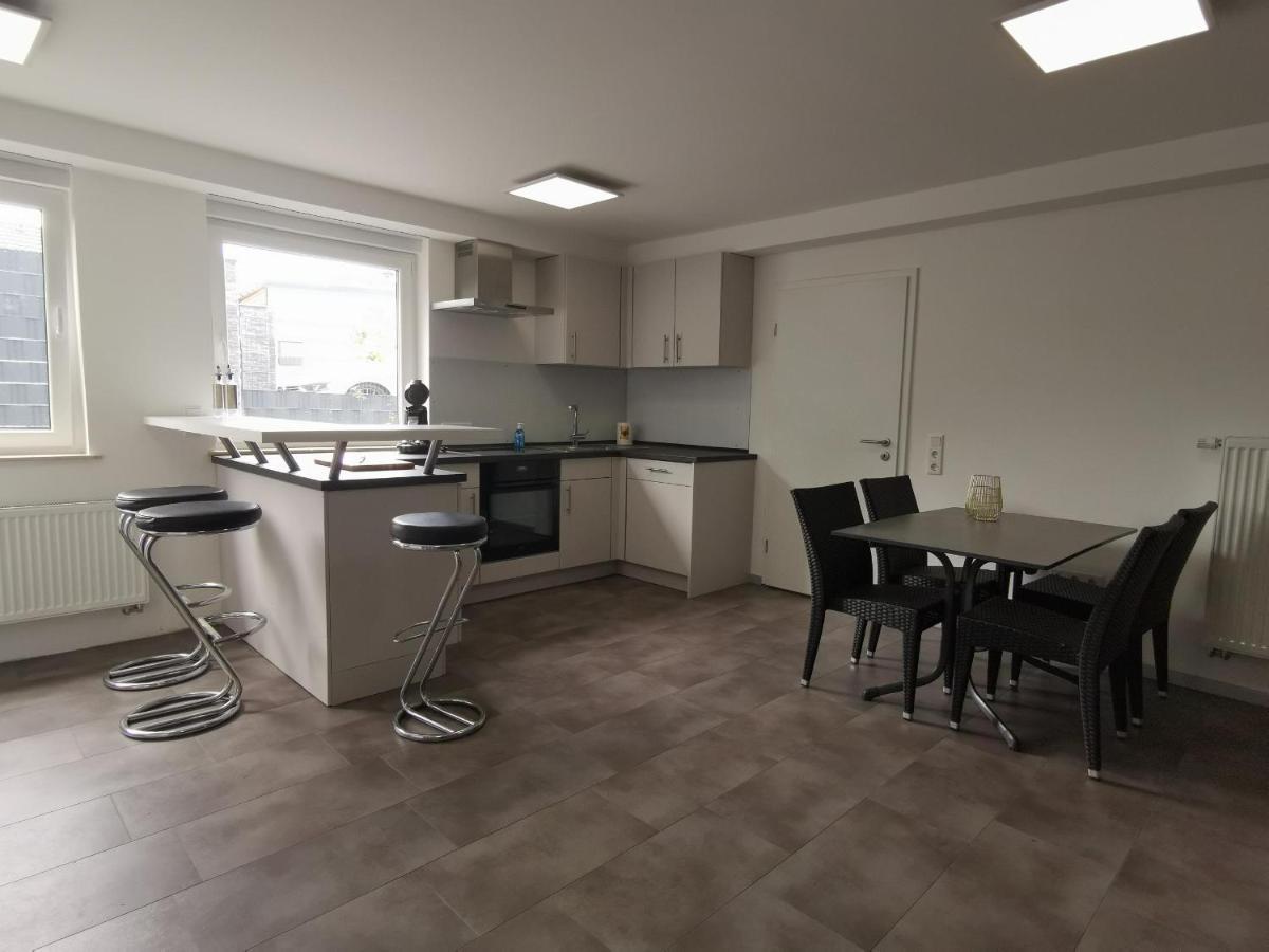 Moderne Wohnung Mit Terrasse Und Eigenem Zugang. رمشيد المظهر الخارجي الصورة