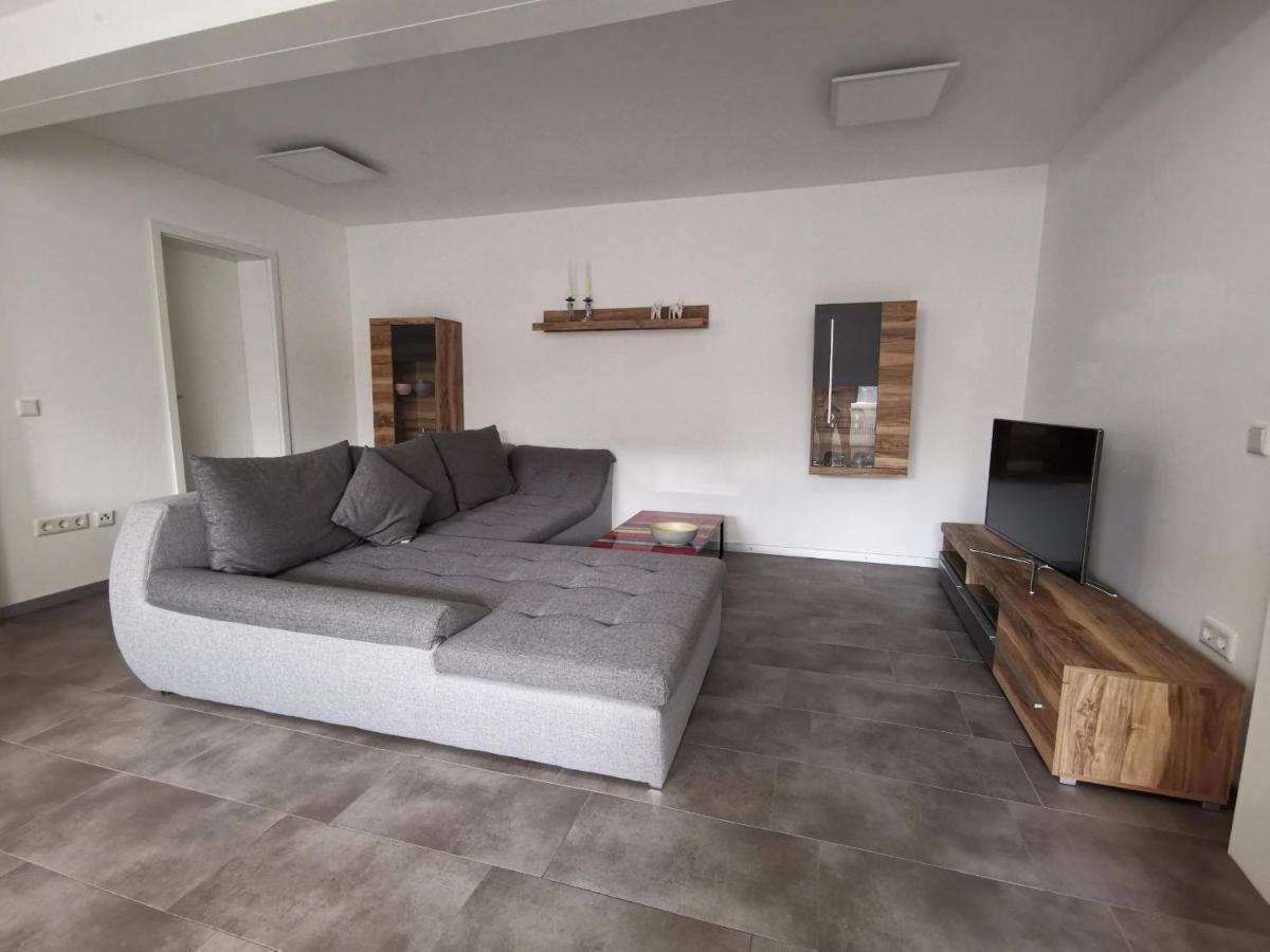 Moderne Wohnung Mit Terrasse Und Eigenem Zugang. رمشيد المظهر الخارجي الصورة